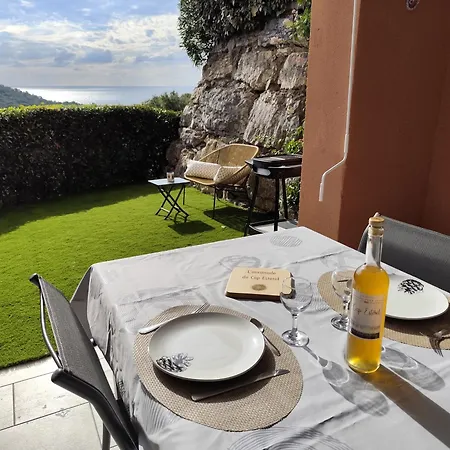 T2 Vue Mer, Jardin Clos, Village Cap Esterel St Raphaël * Saint-Raphaël
