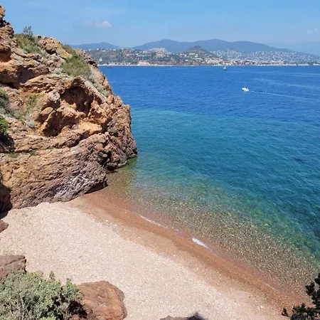 T2 Vue Mer, Jardin Clos, Village Cap Esterel St Raphael * Saint-Raphaël