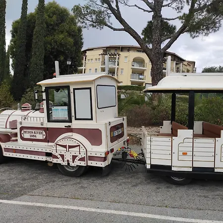 Daire T2 Vue Mer, Jardin Clos, Village Cap Esterel St Raphael *