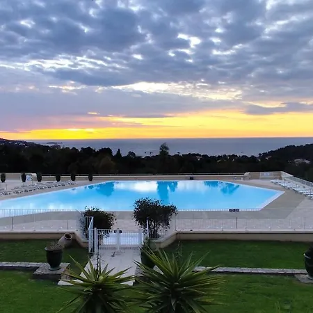 T2 Vue Mer, Jardin Clos, Village Cap Esterel St Raphael Saint-Raphaël