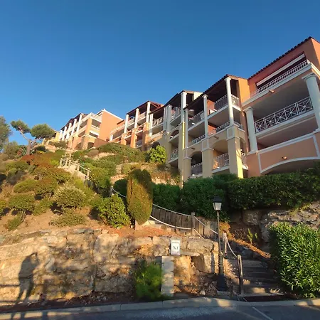 T2 Vue Mer, Jardin Clos, Village Cap Esterel St Raphael * Saint-Raphaël